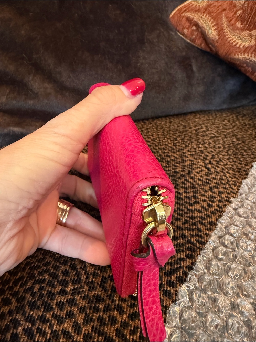Gucci Hot Pink Leather Zip Around Compact Wallet with Gold Hardware and COA - Picture 16 of 17